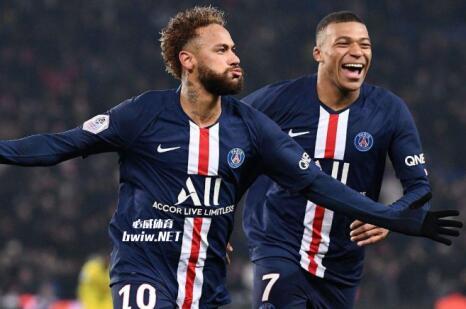  巴黎圣日耳曼客场逆转击败里昂，积分榜领跑优势扩大  