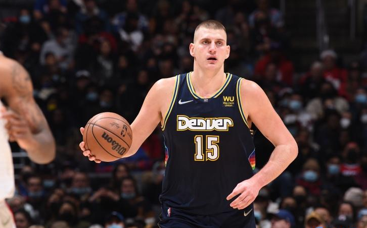  约基奇三双统治攻防两端，掘金轻取国王巩固排名