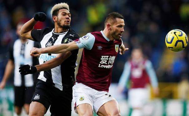  伊萨克戴帽纽卡斯尔主场横扫埃弗顿逼近欧战区